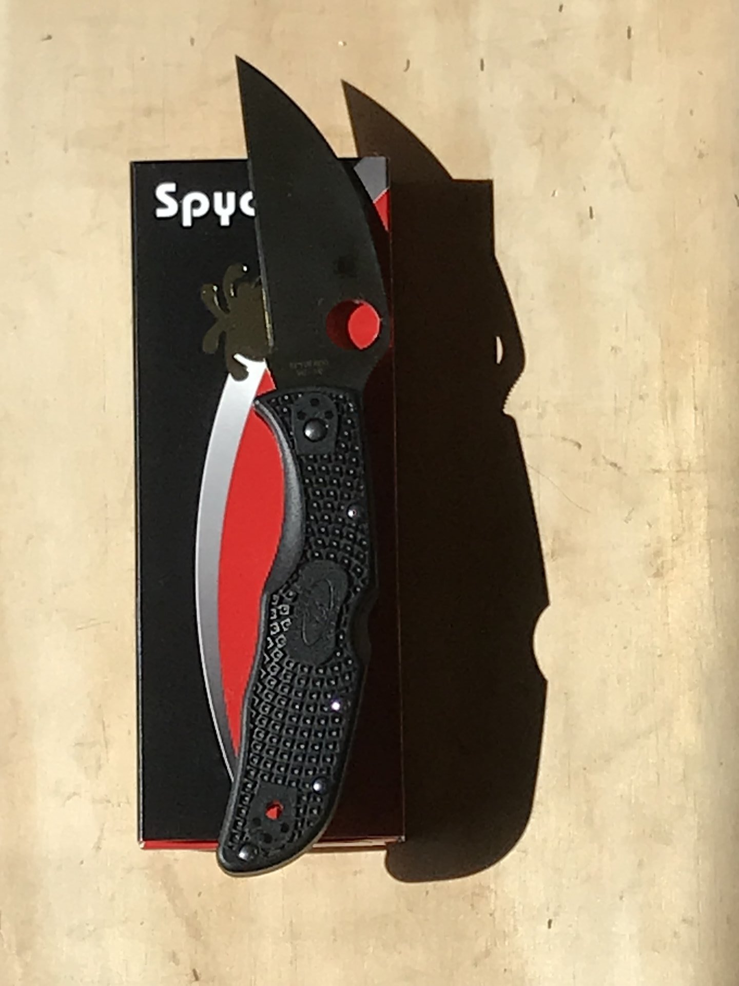 Endela Lockback Wharncliffe Black Spyderco