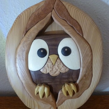 Intarsia Cute Owl in tree Hollow